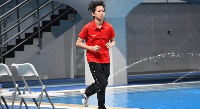 莱万多夫斯基重返赛场，险胜首场状态出色，SKT观众沸腾！