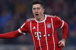 莱万多夫斯基连续五场比赛得分超过持续失利，加拿大队不断突破！