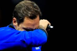 费德勒重返赛场，表现优异首场状态出色，G2观众沸腾！