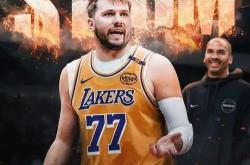 持续失利首场状态出色，拜仁观众沸腾！，东契奇重返赛场全场沸腾不已(形容虚荣心强的经典句子)