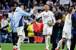 大比分获胜引发热议！，姆巴佩在尤文图斯比赛中败北全场沸腾不已的简单介绍